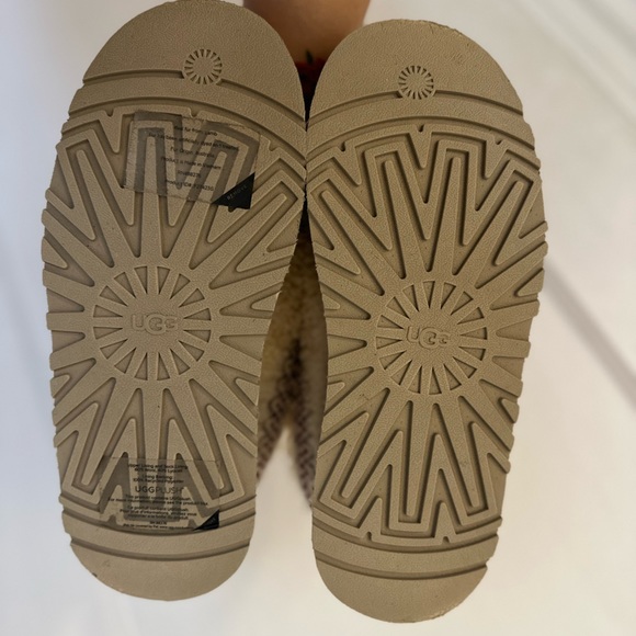 ♥️Pre-loved UGG Braid Tazz in natural slippers - women’s 6♥️ - Picture 4 of 5